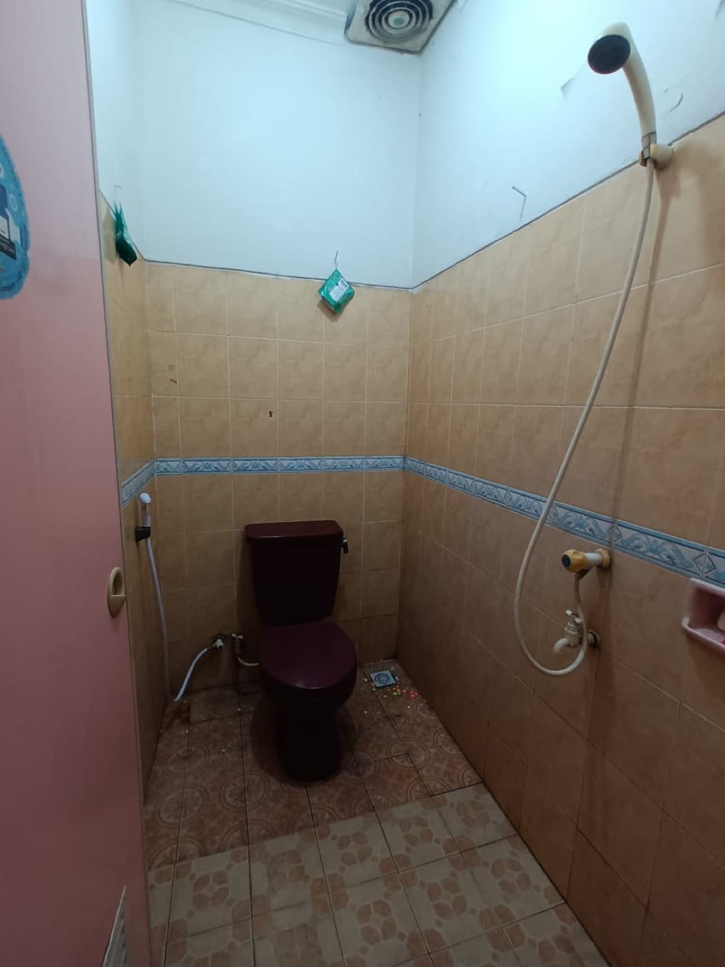 No. 4, No. 4, tampak kamar