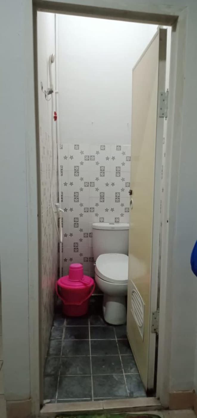 No. 5, No. 5, kamar mandi