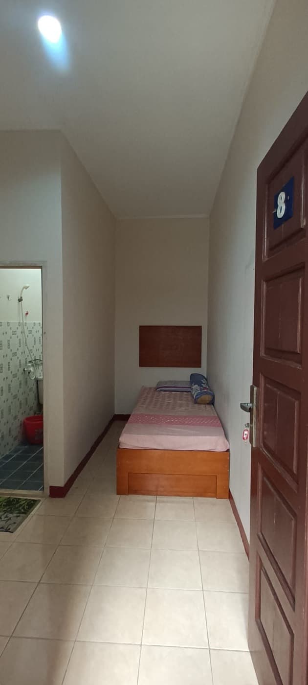 No. 8, No. 8, tampak kamar