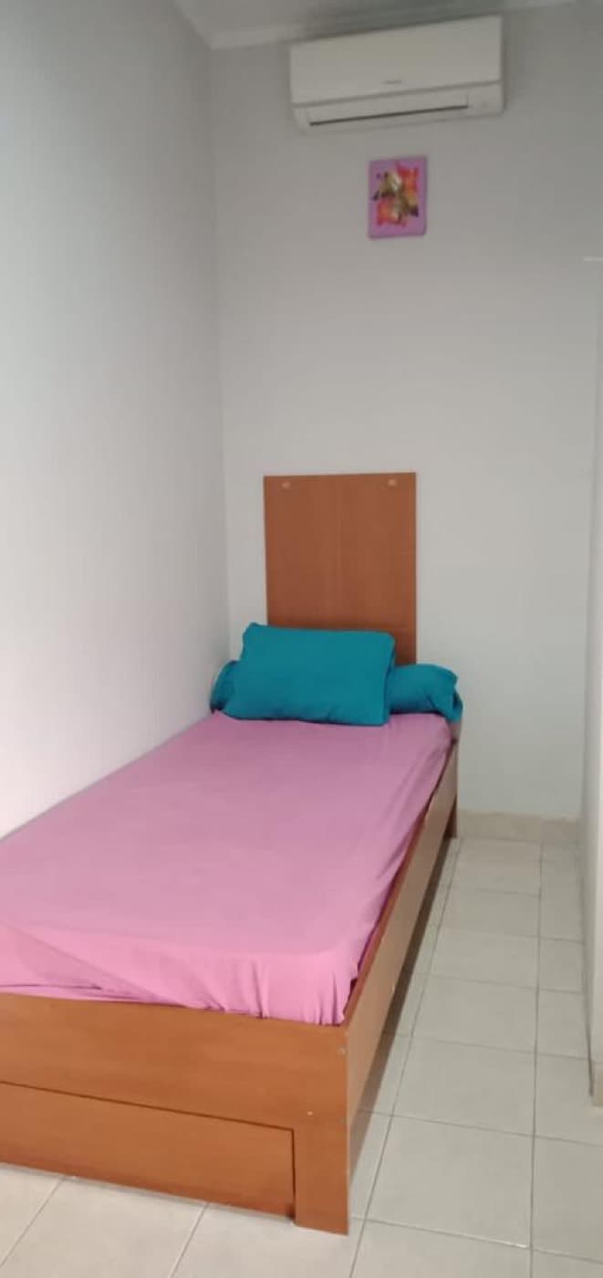 No. 9, No. 9, tampak kamar