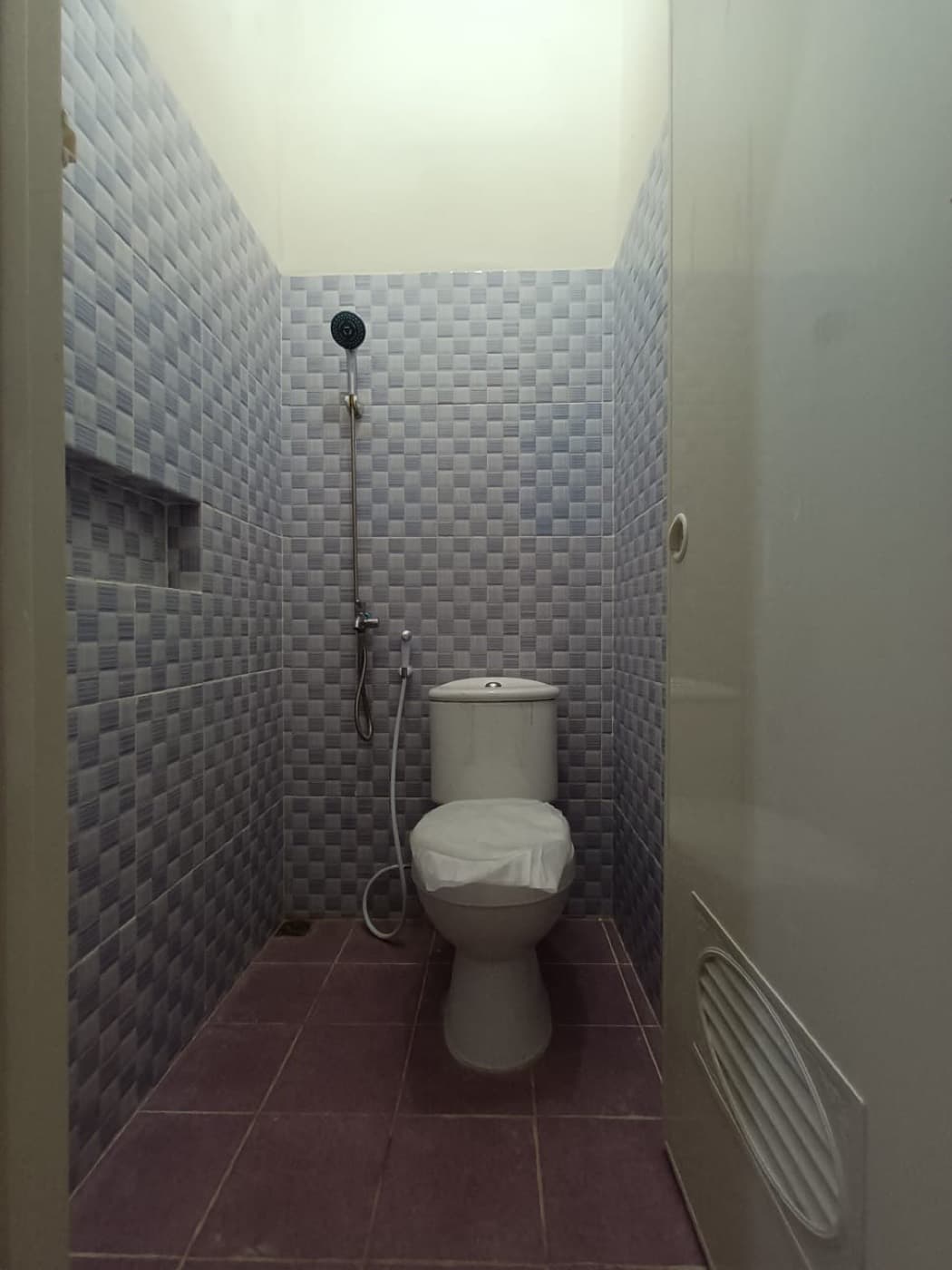 No. 1, No. 1, kamar mandi