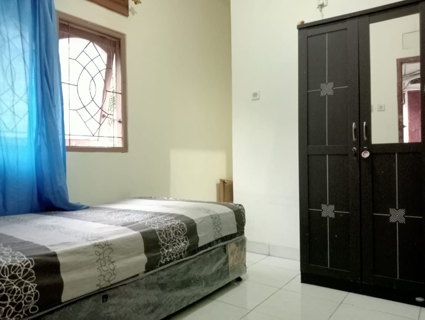 No. 5, My Hometown Istiqmal, No. 5, tampak kamar