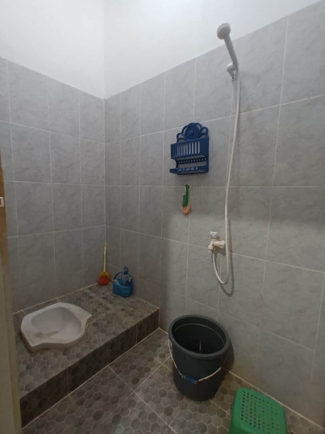 No. 3, No. 3, kamar mandi