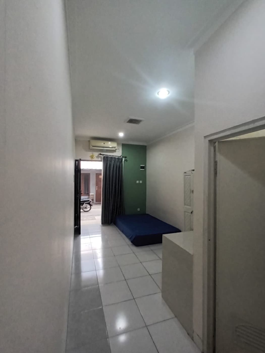 Studio B1 - 01, tampak kamar