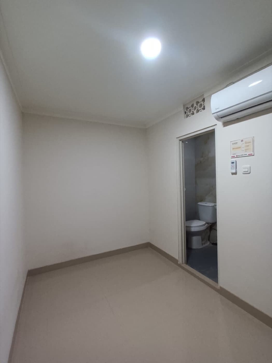 Kost B2 - 04, My Hometown MP 18B, Kost B2 - 04, tampak kamar