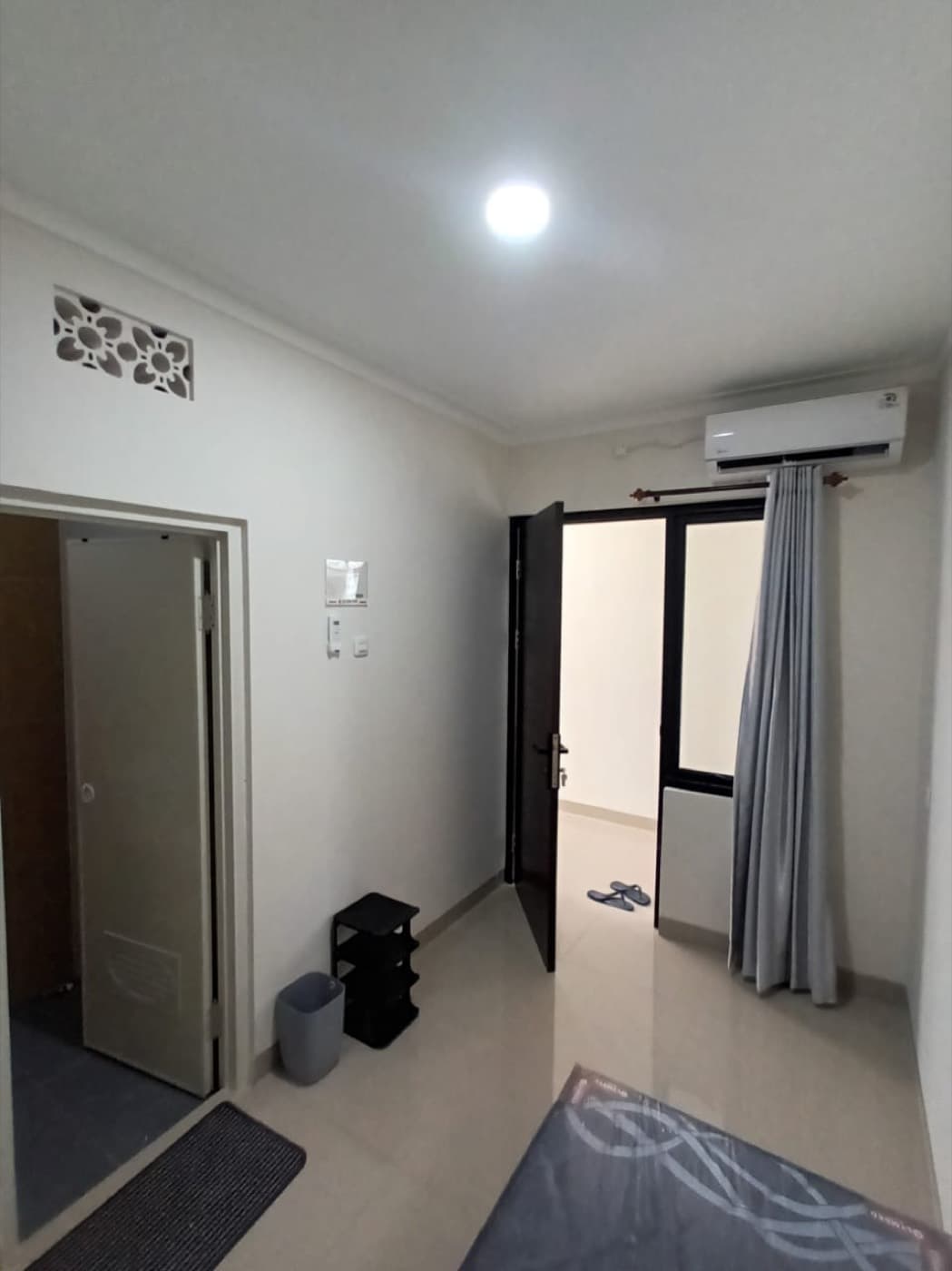 Kost B3 - 02, Kost B3 - 02, tampak kamar