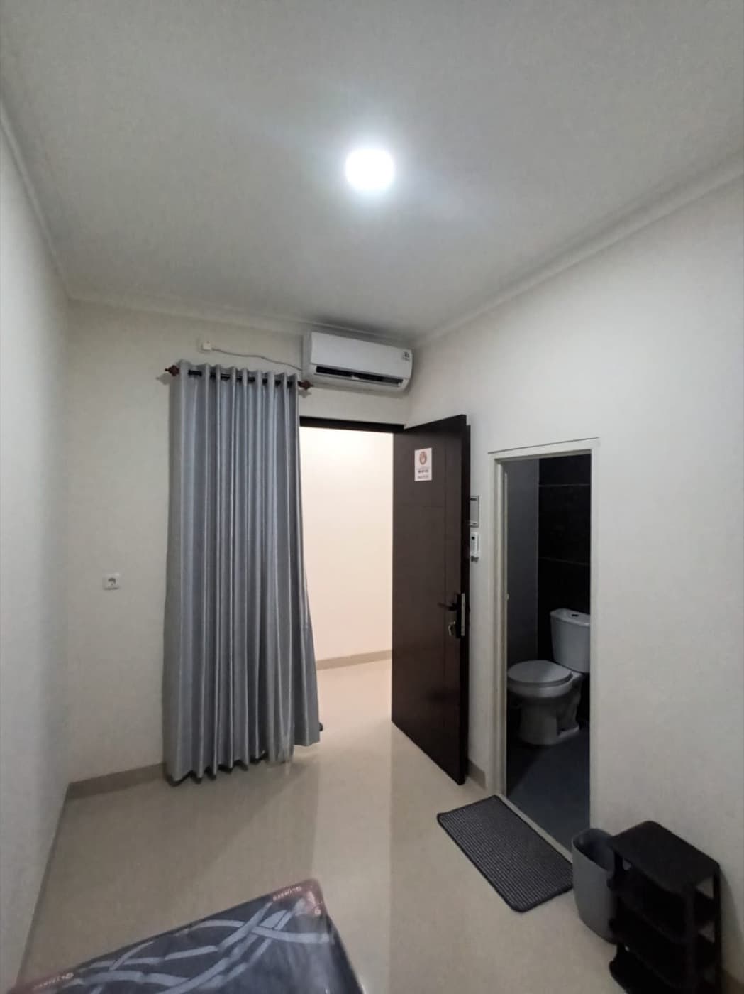 Kost B3 - 03, Kost B3 - 03, tampak kamar