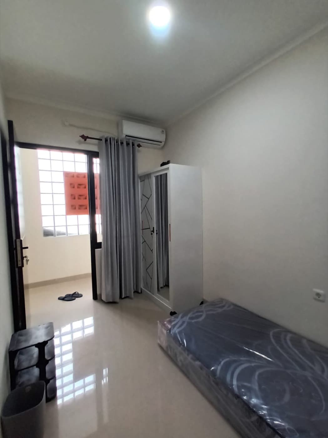 Kost B3 - 04, Kost B3 - 04, tampak kamar