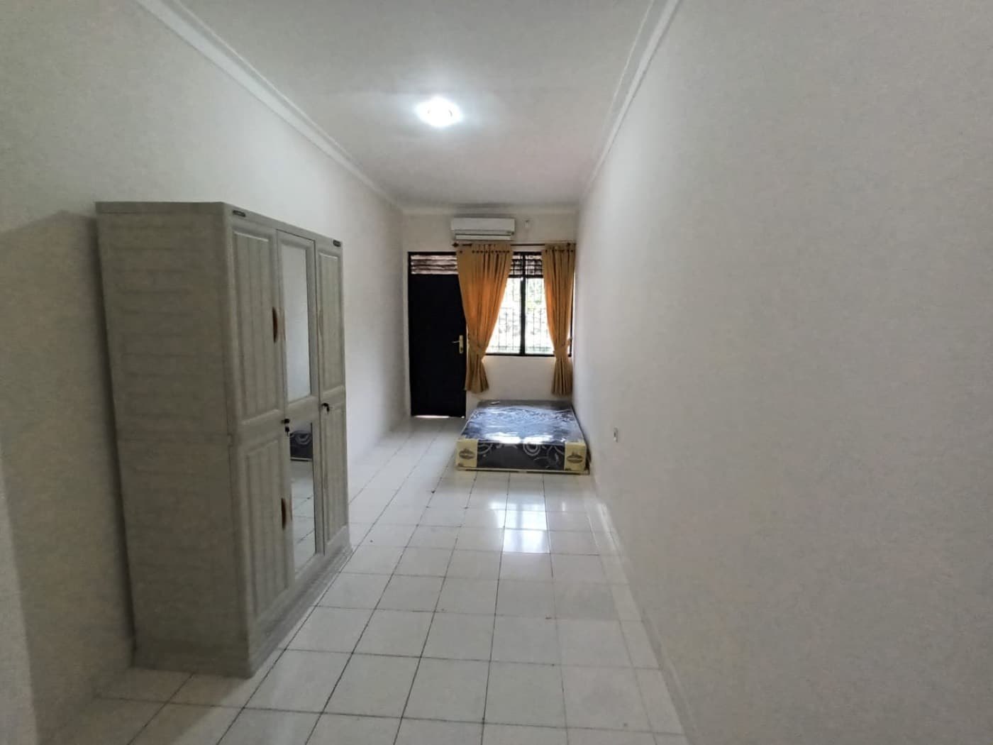 Studio 02, Studio 02, tampak kamar