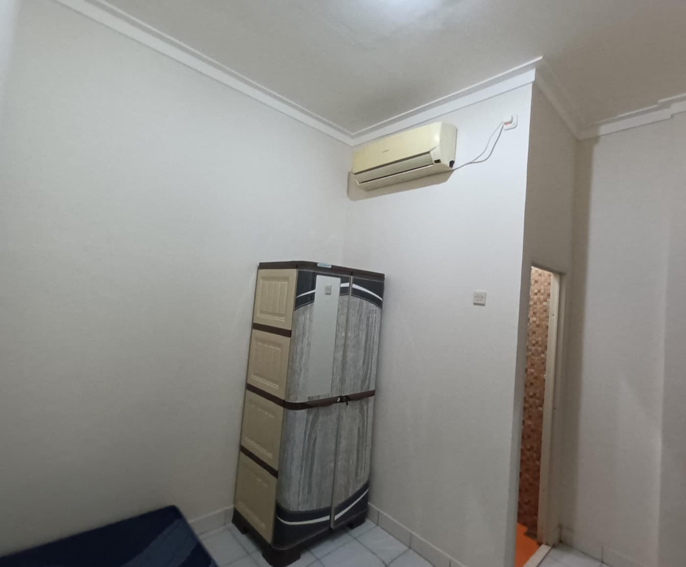 No 01, No 01, tampak kamar
