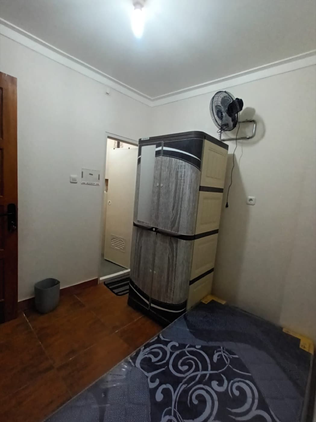 No 04, No 04, tampak kamar
