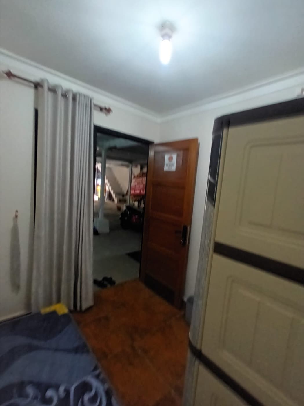 No 04, No 04, tampak kamar