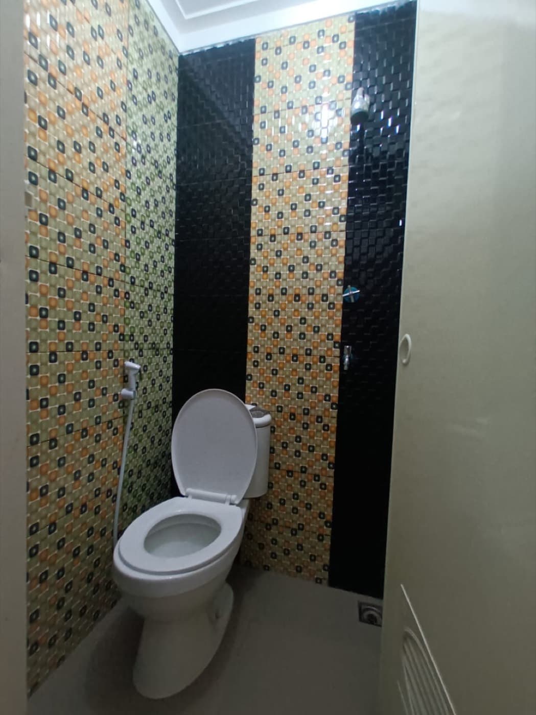 No 05, No 05, tampak kamar