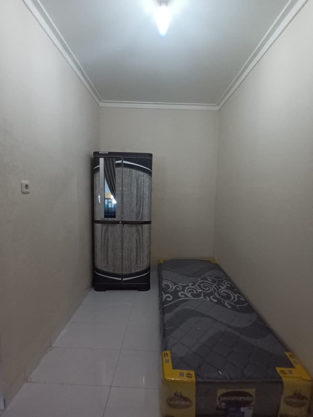 No 09, No 09, tampak kamar