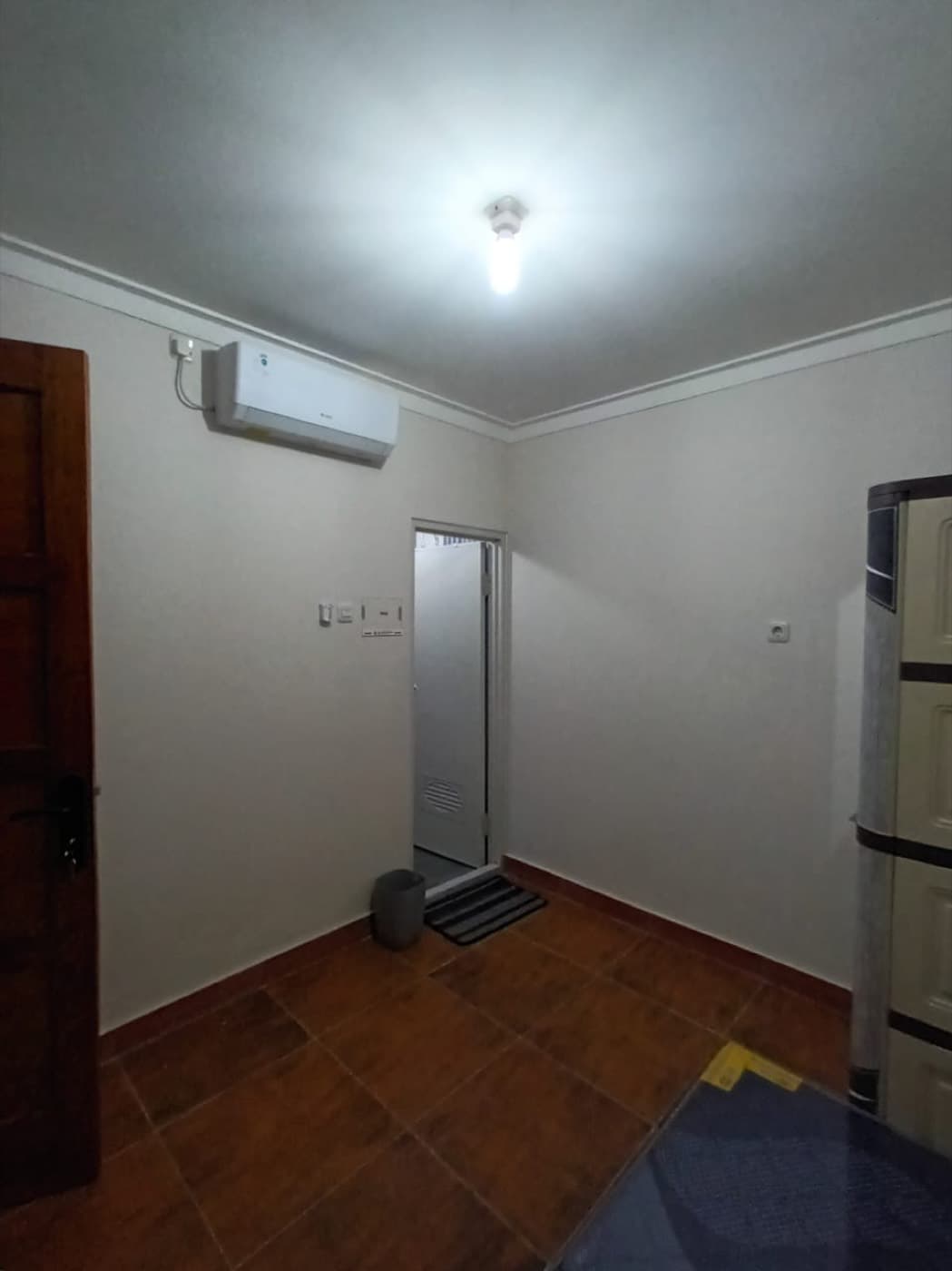 No 01, No 01, tampak kamar