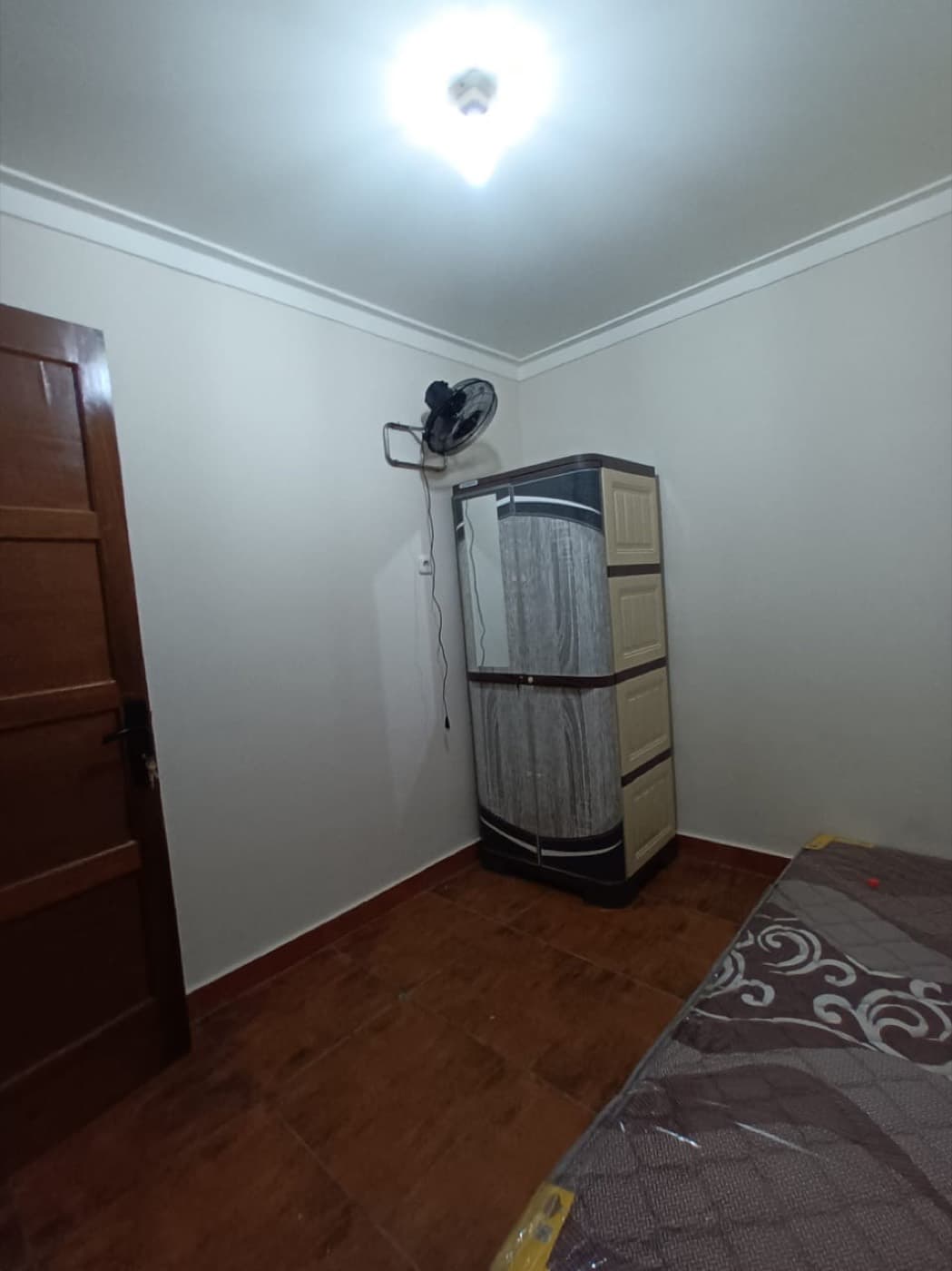 No 02, No 02, tampak kamar