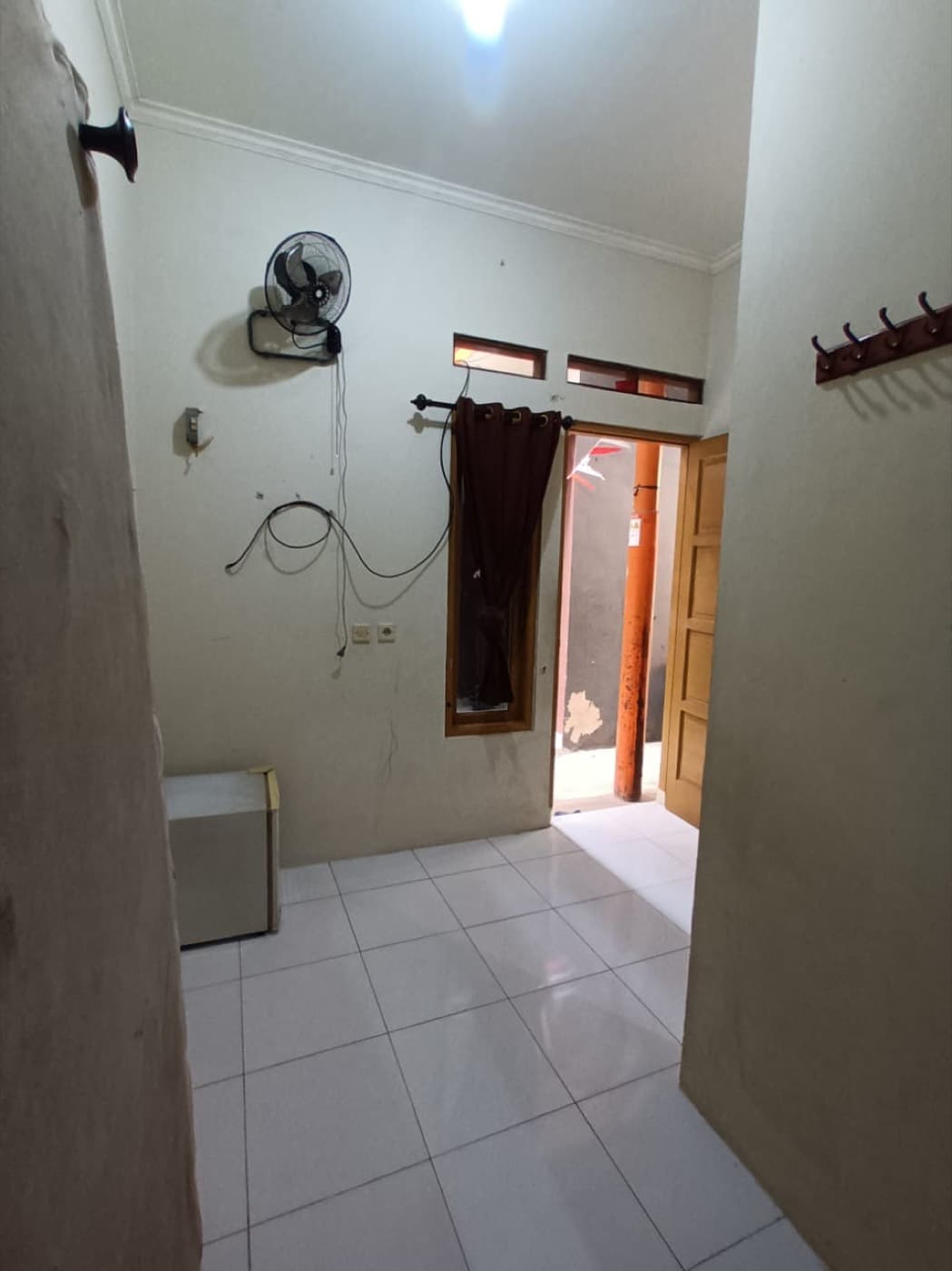 No. 3, No. 3, tampak kamar