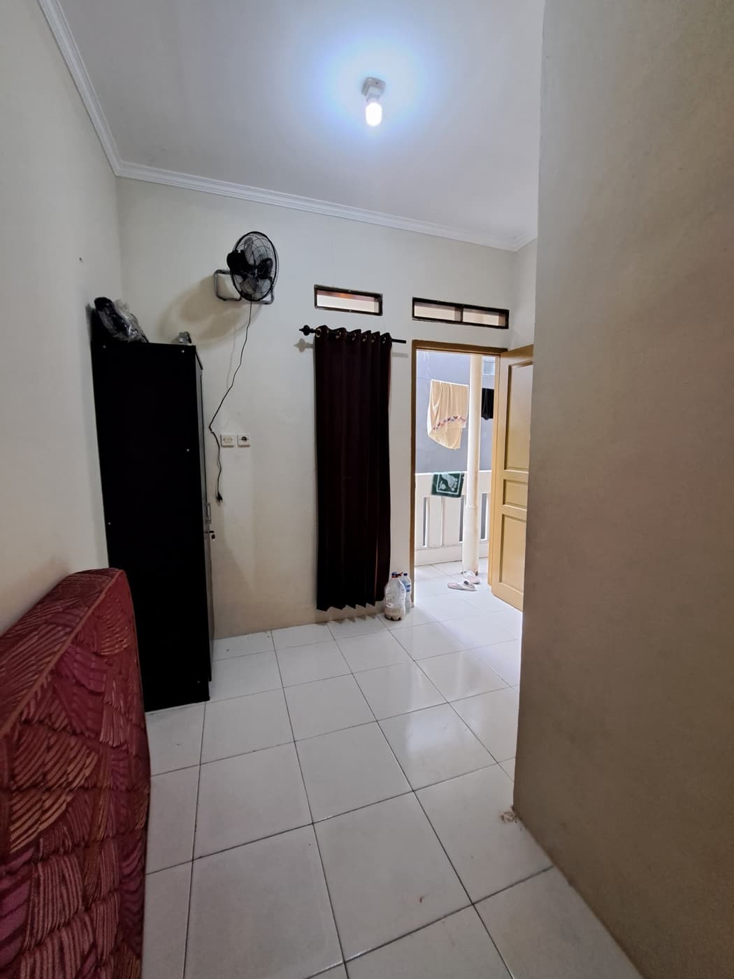 No. 6, No. 6, tampak kamar