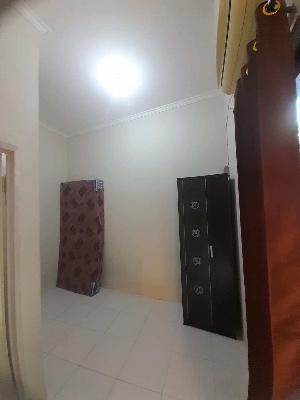 No. 7, No. 7, tampak kamar