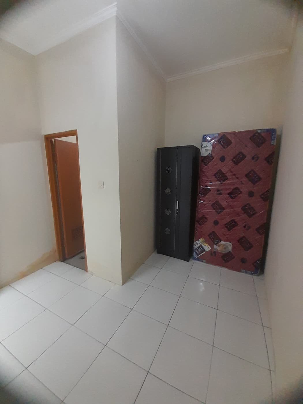 No. 8, My Hometown Gg. Pepaya, No. 8, tampak kamar