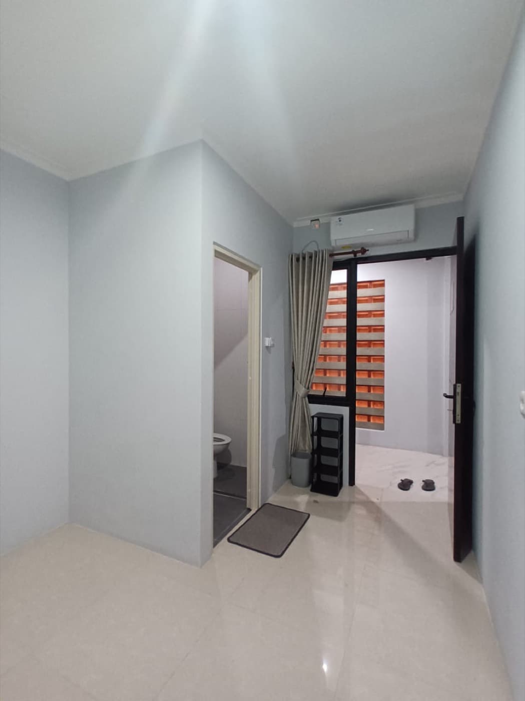 Kost 2-03, Kost 2-03, tampak kamar