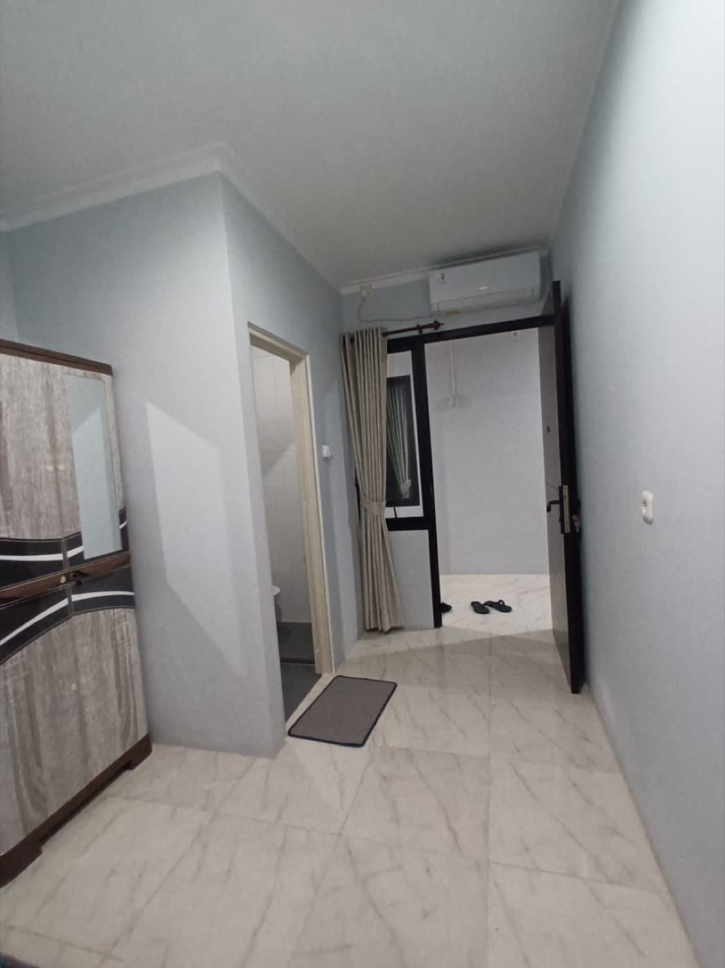 Kost 2-04, Kost 2-04, tampak kamar