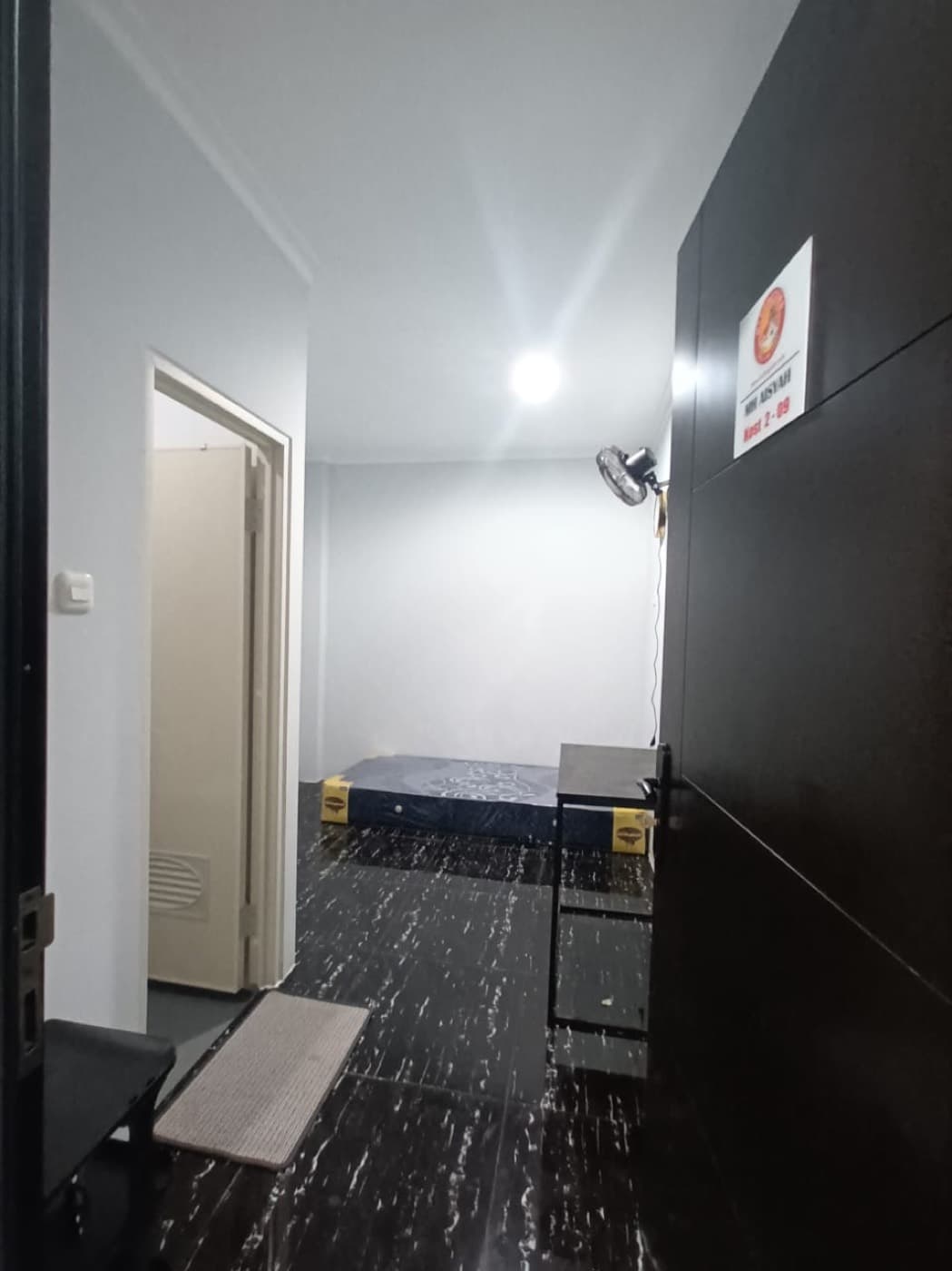 Kost  2-09, Kost  2-09, tampak kamar