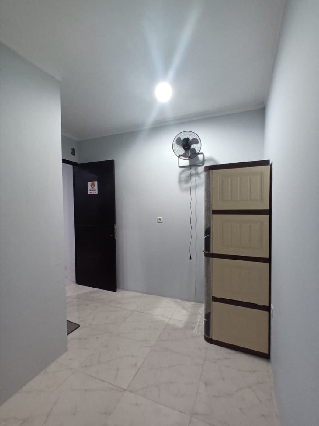 Kost 2-10, Kost 2-10, tampak kamar
