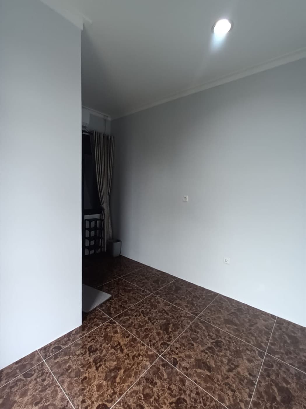 Kost 3-06, Kost 3-06, tampak kamar