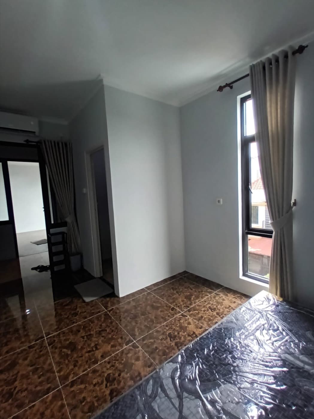 Kost 3-07, Kost 3-07, tampak kamar
