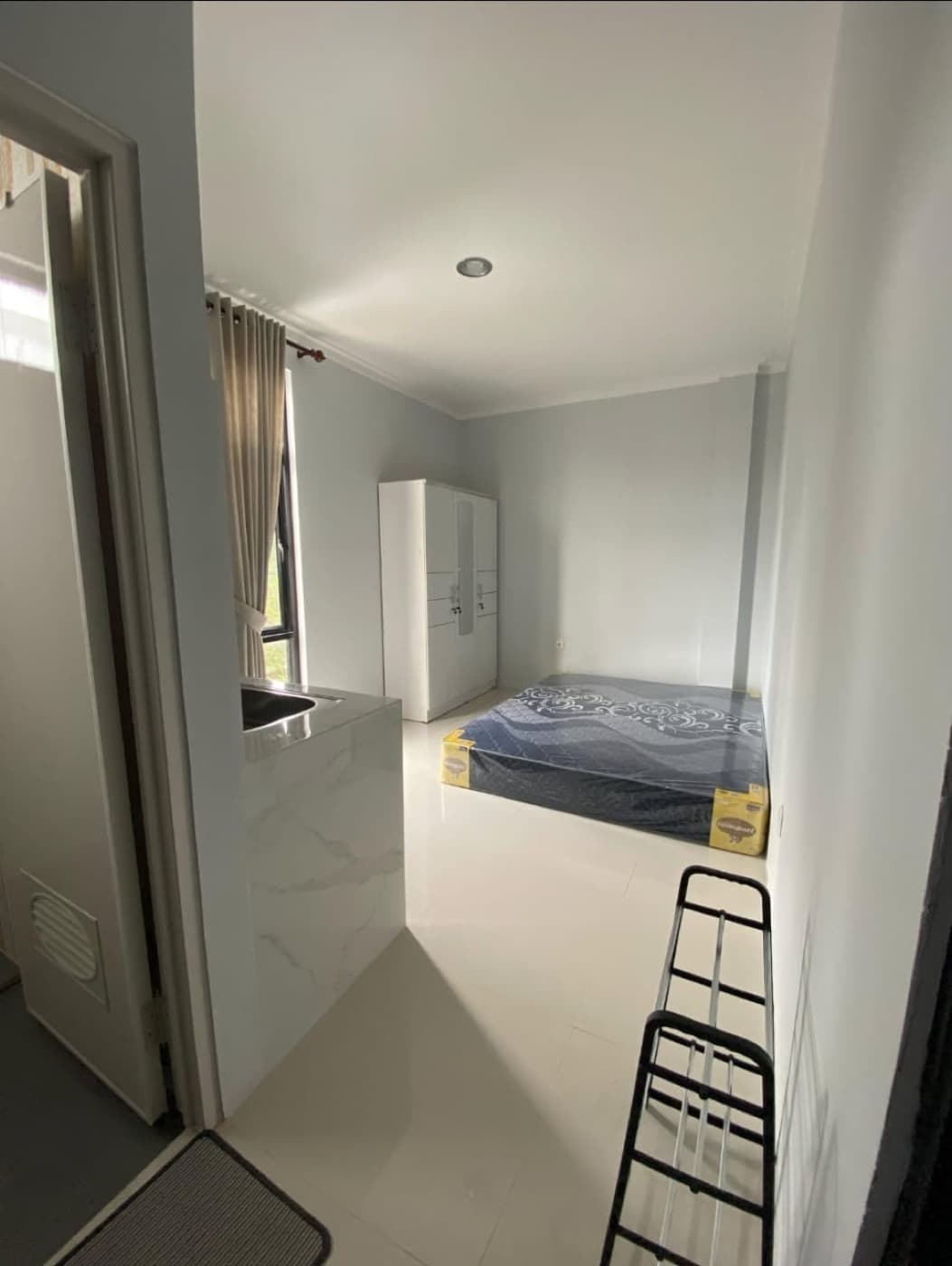 Studio 2-01, Studio 2-01, tampak kamar